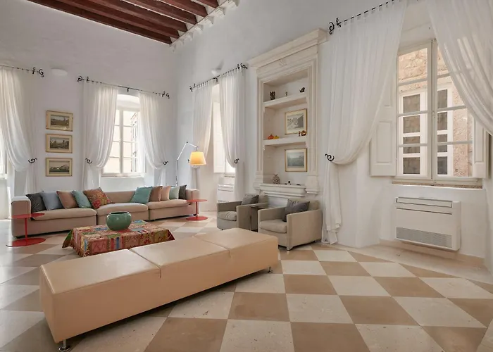 The Palace 44 Апартаменты *